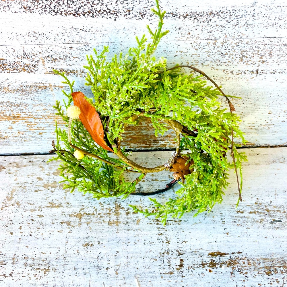 *Brown Leaf Cypress Mini Candle Ring